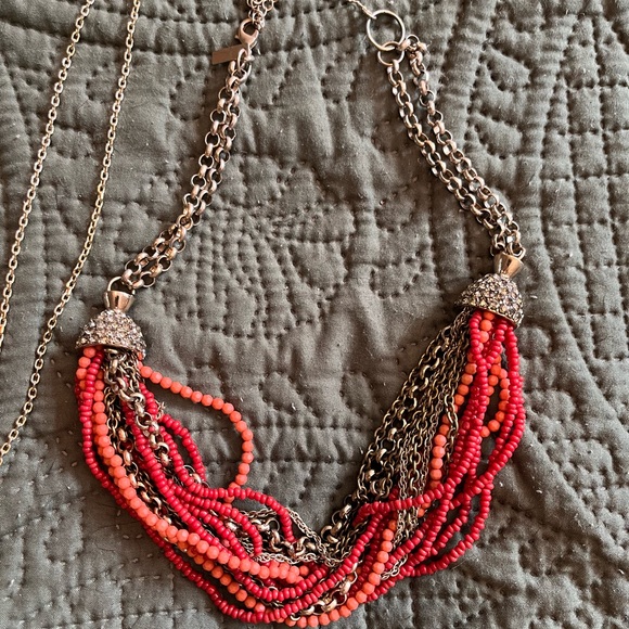 Bundle of 8 necklaces some chunky, some long, some short/choker - Picture 3 of 10